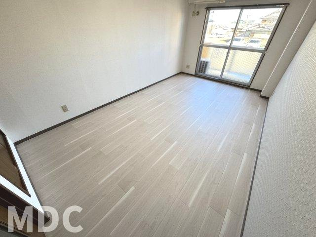 エル古川　の洋室