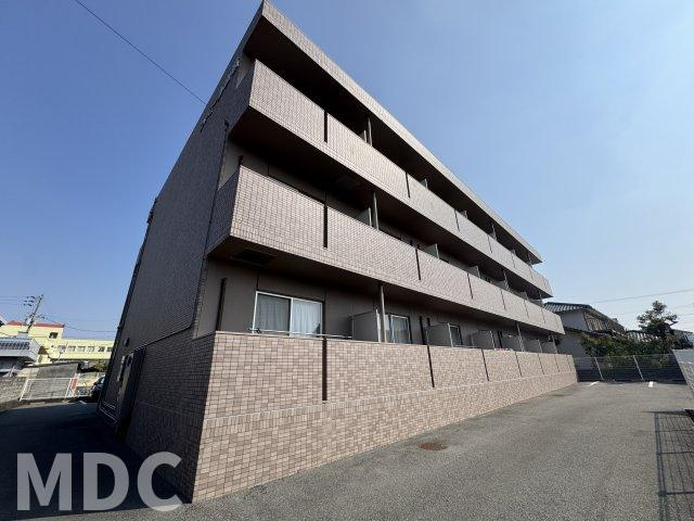 ファミール山城の駐車場