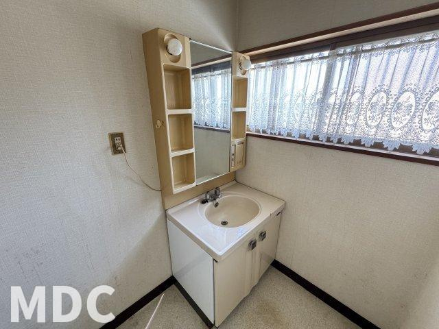 石井町戸建の洗面所