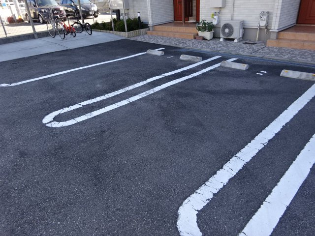 フェリースⅢの駐車場