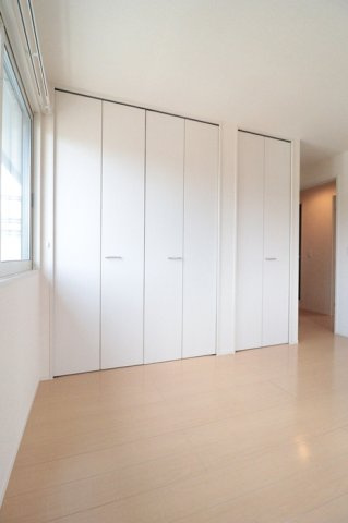 レジデンス若松一番館の寝室