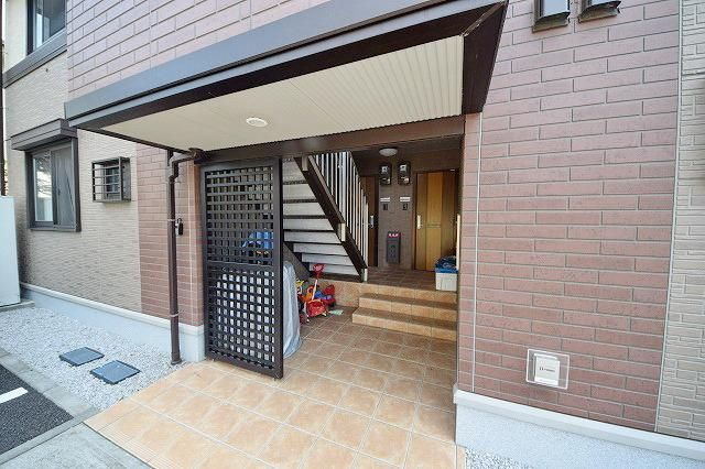 レジデンス若松一番館のエントランス