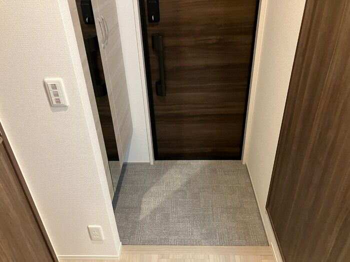 Ｄ－ｒｏｏｍ太日通の玄関