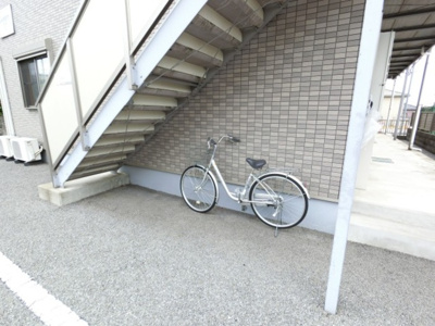 【その他共用部分】 | ジェントリー五代 | 駐輪場は有りませんので、階段下等をご利用下さい