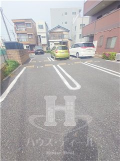 【駐車場】 | ベラルデ | カースペースがあります