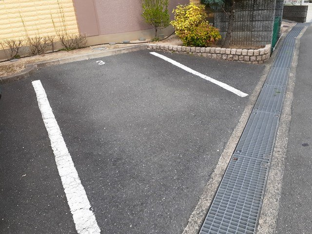 クノスペンの駐車場|駐車場に車を止められます