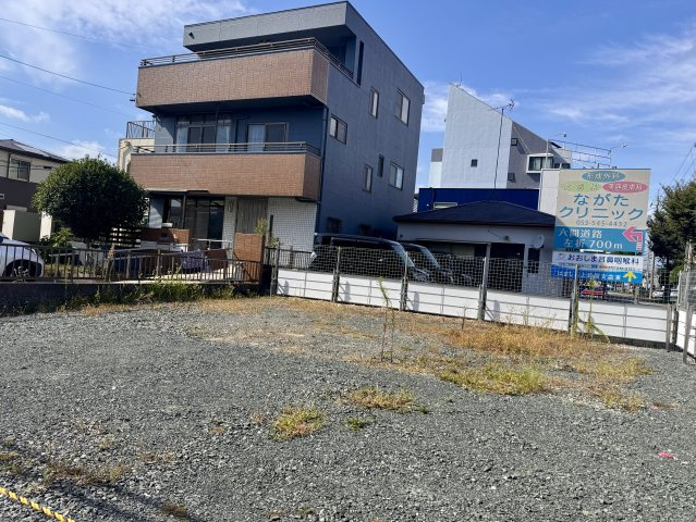 佐藤二丁目の外観|車種にもよりますが、2台駐車可能となっております。