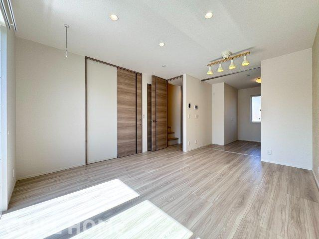 メゾンボヌール　Ｃの居間・リビング|当社、チルホームのHPもご覧ください(^^)/物件情報多数♪