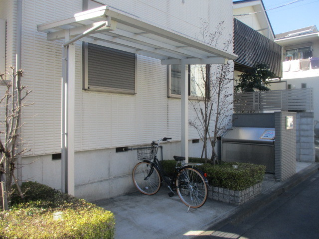 Ｂｅｌｌｅ　Ｓａｉｓｏｎのその他共用部分|敷地内屋根付き駐輪場