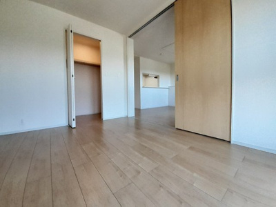 【内装】 | グランデール興浜Ⅱ | 明るい色調の室内です