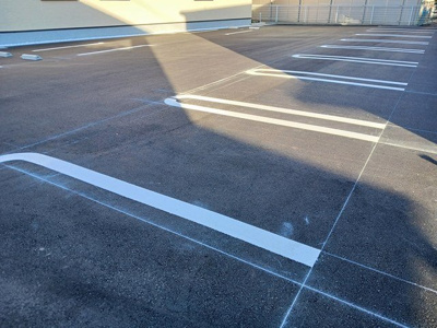 【駐車場】 | フレンドリー　Ａ | 駐車場に車を止められます