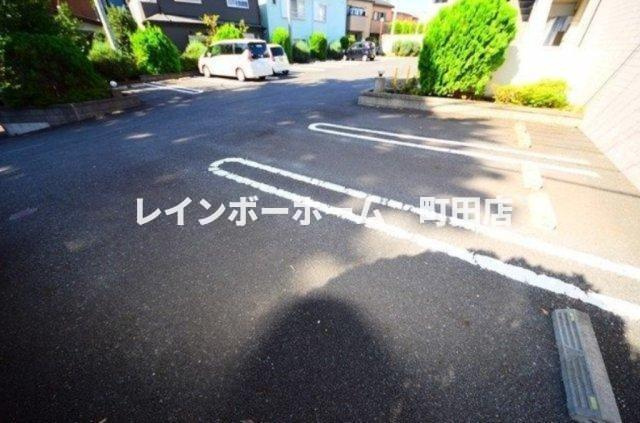 アルドーレ　芹沢※初期費用分割あと払いサービス利用可能物件の駐車場