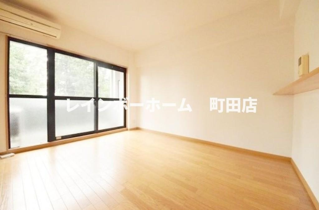 アルドーレ　芹沢※初期費用分割あと払いサービス利用可能物件の居間・リビング|左右反転です。