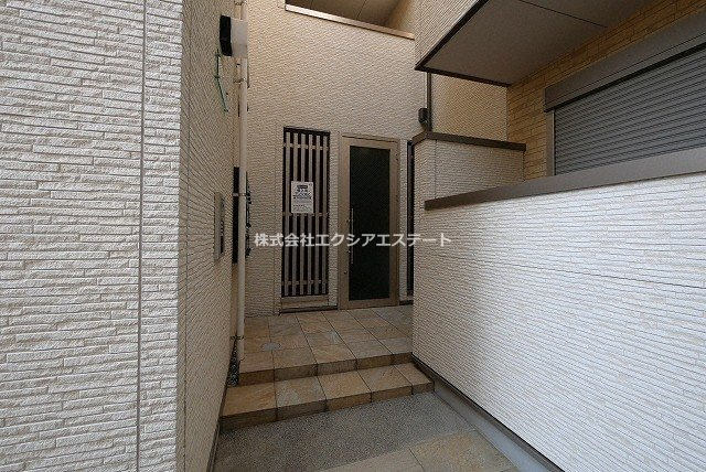 Fmaison西加賀屋Ⅱ番館のエントランス