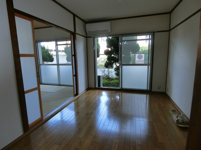 中ノ山ハイツの洋室