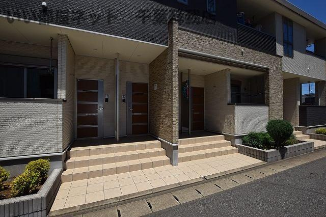 グレイスメゾンＡのエントランス|落ち着いたエントランスです