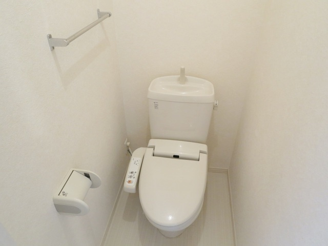 ラ　フローラのトイレ|温水洗浄便座です。