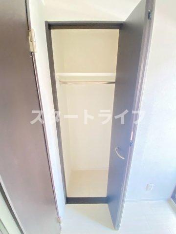 大阪市淀川区木川東２丁目の賃貸マンションの収納