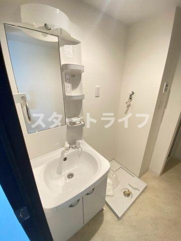 大阪市淀川区木川東２丁目の賃貸マンションの洗面所