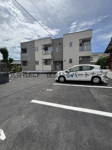 メゾンソレイユ久留米Aの駐車場