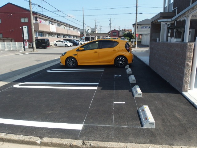 グランロードの駐車場