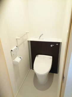 【トイレ】 | サンリバーアイランド | 落ち着いた色調のトイレです