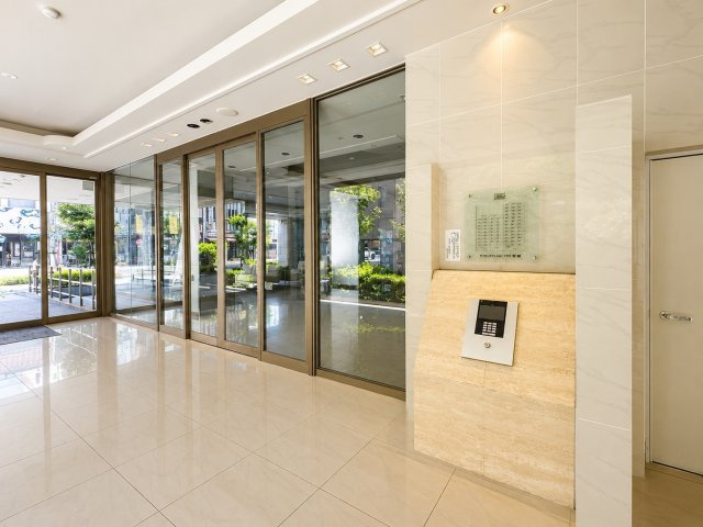 ライオンズステーションプラザ安城のエントランス|オートロック
タッチキーがご利用いただけます