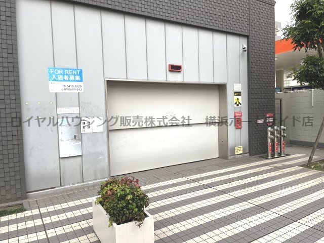 【駐車場】