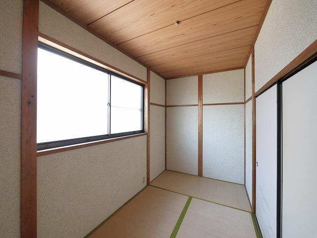 大西勉貸家（大安寺一丁目）の和室|和室がひろがる居住スペース