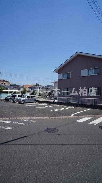 【仲介手数料：50％OFF】対象物件！の駐車場|車をお持ちの方に嬉しい駐車場付きの物件です