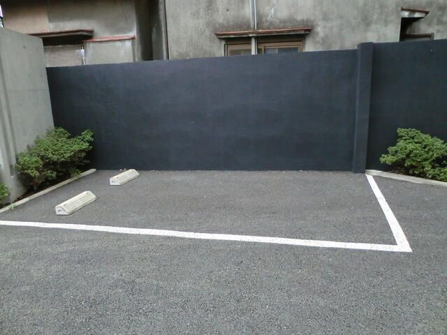 ラフィネ王子の駐車場