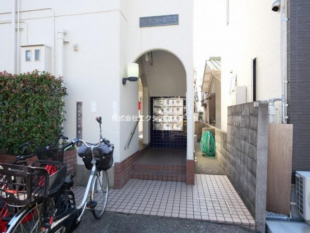 松恵コーポラスのエントランス