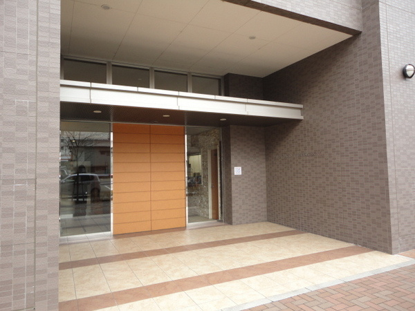ウィズマークス加古川駅前のエントランス