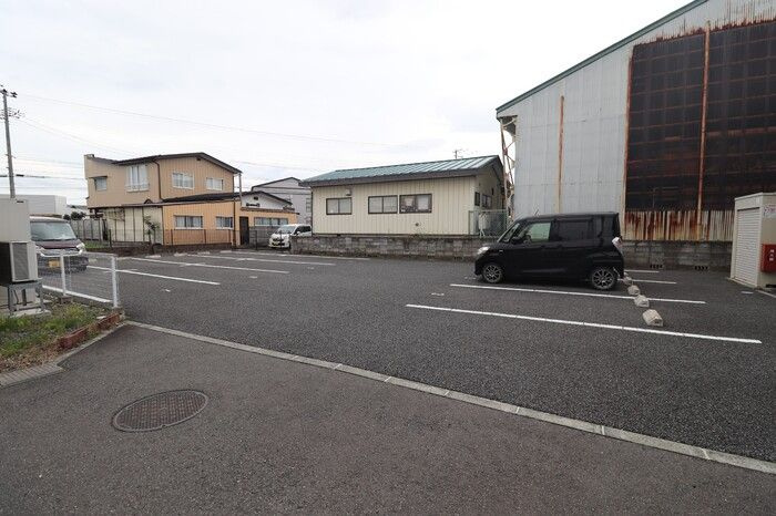 カモミール台町の駐車場