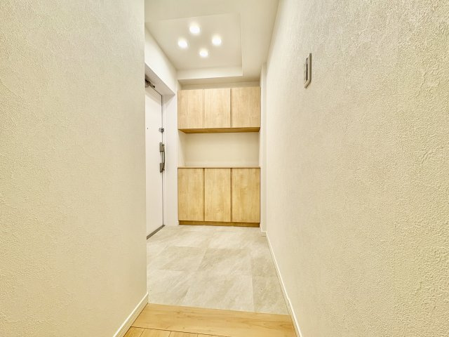 ライオンズマンション矢田川橋緑地ウエストの玄関