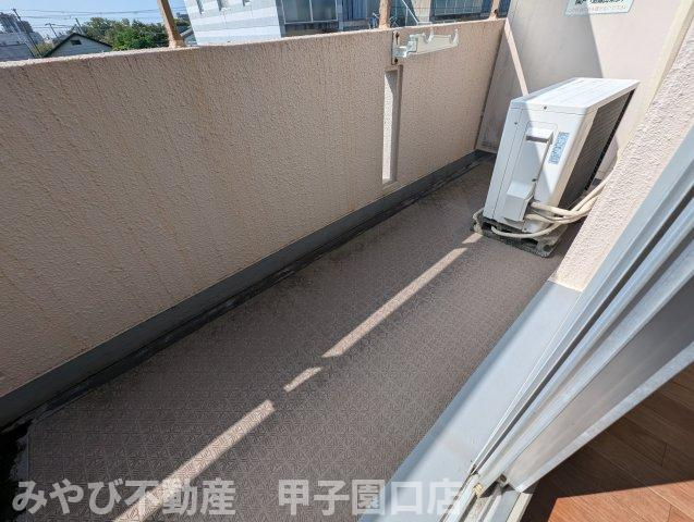 ダイドーメゾン甲子園口のバルコニー