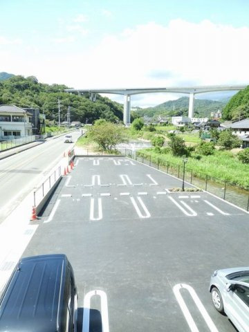 ５ｔｈ　Ａｖｅｎｕｅ　Ｂの駐車場|駐車場完備です