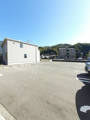 アンソレイエ　ヴィラ　Ⅱの駐車場|駐車場完備です