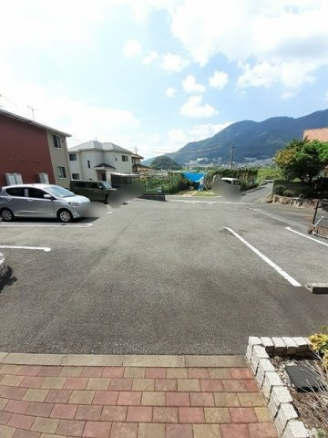 グリーンワールド　Ⅲの駐車場|駐車場があるので、車を買う予定の方も安心です