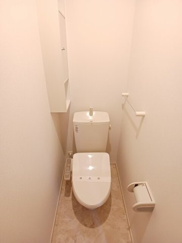 シュティル　ブリーゼのトイレ|落ち着いた色調のトイレです