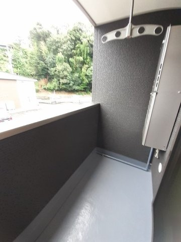 クラールのバルコニー|外からの目が気にならないバルコニーで洗濯物が干せます