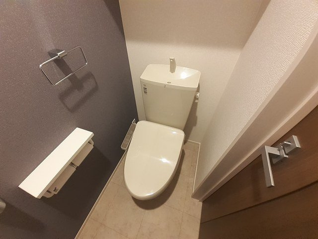 アルドールのトイレ|温水洗浄便座付きです