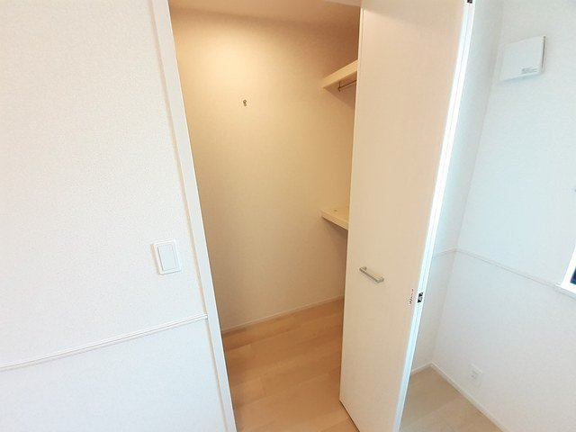 アルドールの収納|便利なウォークインクローゼットです