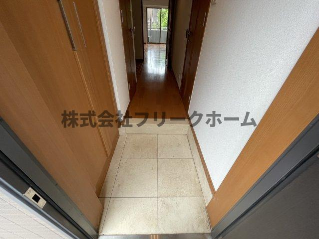 小金井市本町４丁目の賃貸マンションの玄関