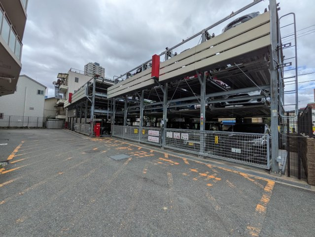 ファミール守口駅前エアーズタワーの駐車場