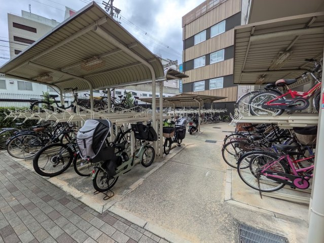 ファミール守口駅前エアーズタワーの駐輪場