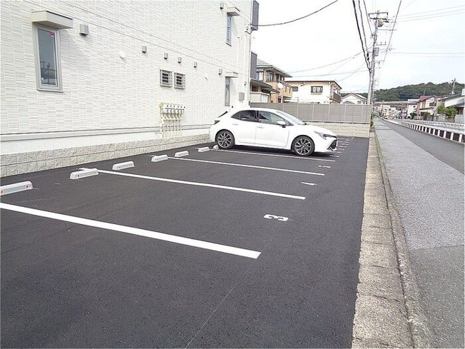 【駐車場】 | ラッキーレジデンス