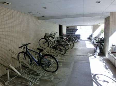 コンフォリア両国DEUXの駐車場
