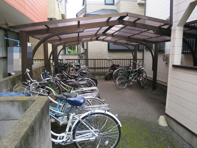 ＭＹハイム　Ａのその他共用部分|屋根付き駐輪場。