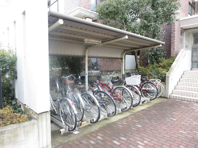 ピーノパラッツォ１６のその他共用部分|駐輪場（左側）